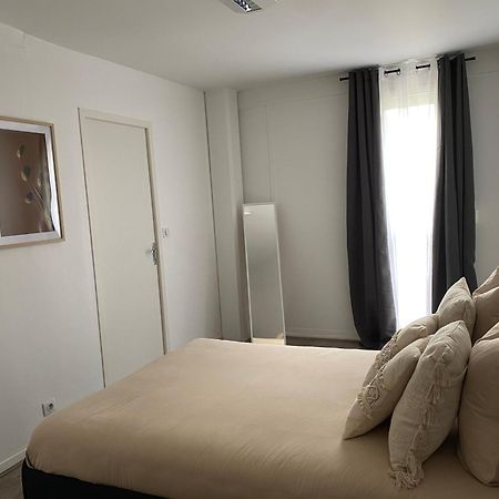 Maison Spacieuse Et Confortable 100M2 Avec Jardin Val-de-Reuil Exteriör bild