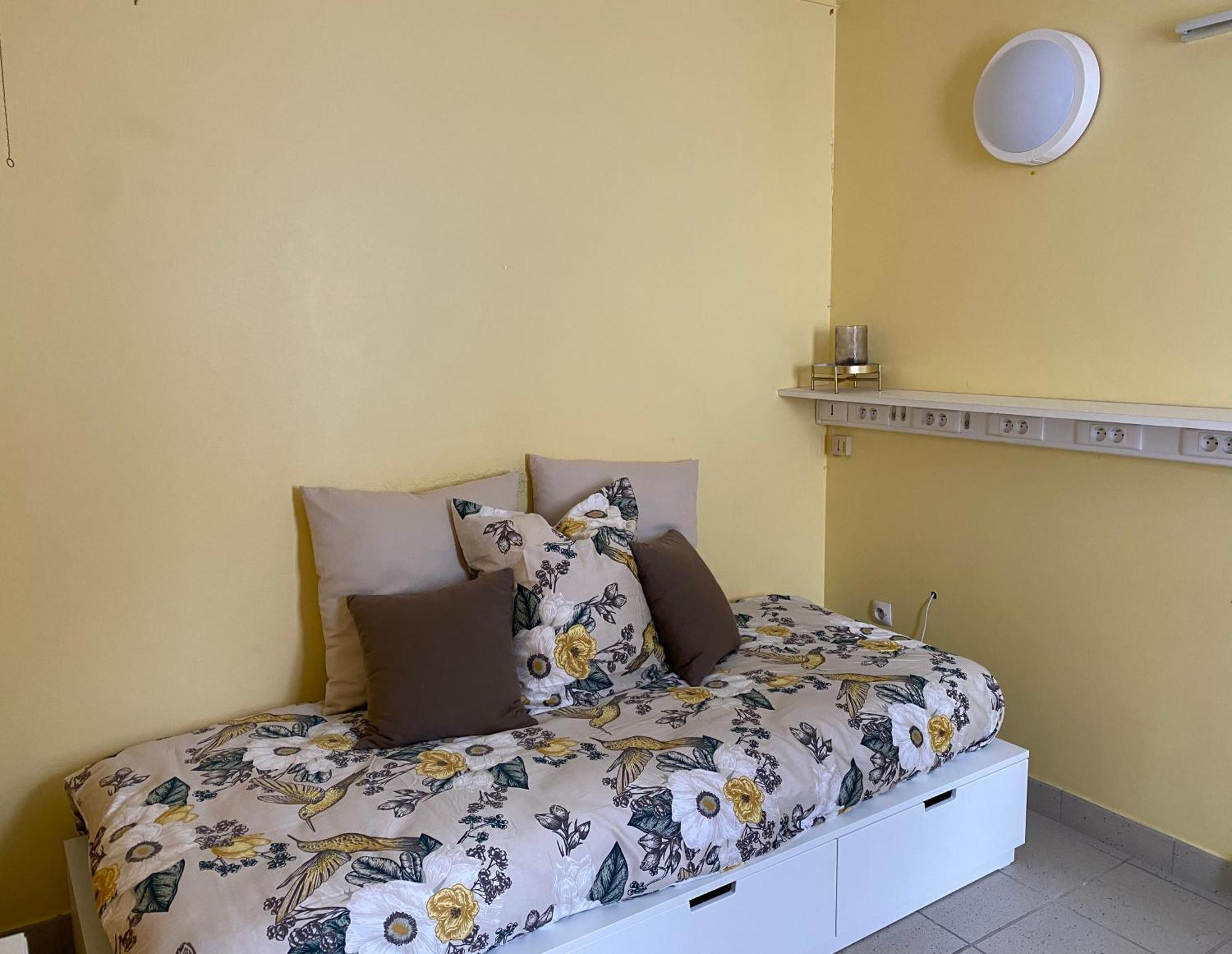 Maison Spacieuse Et Confortable 100M2 Avec Jardin Val-de-Reuil Exteriör bild